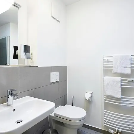 Deichhaeuser Anna Kueste Deichhaeuser Anna Kueste 3-32 דירה בנסרסיל